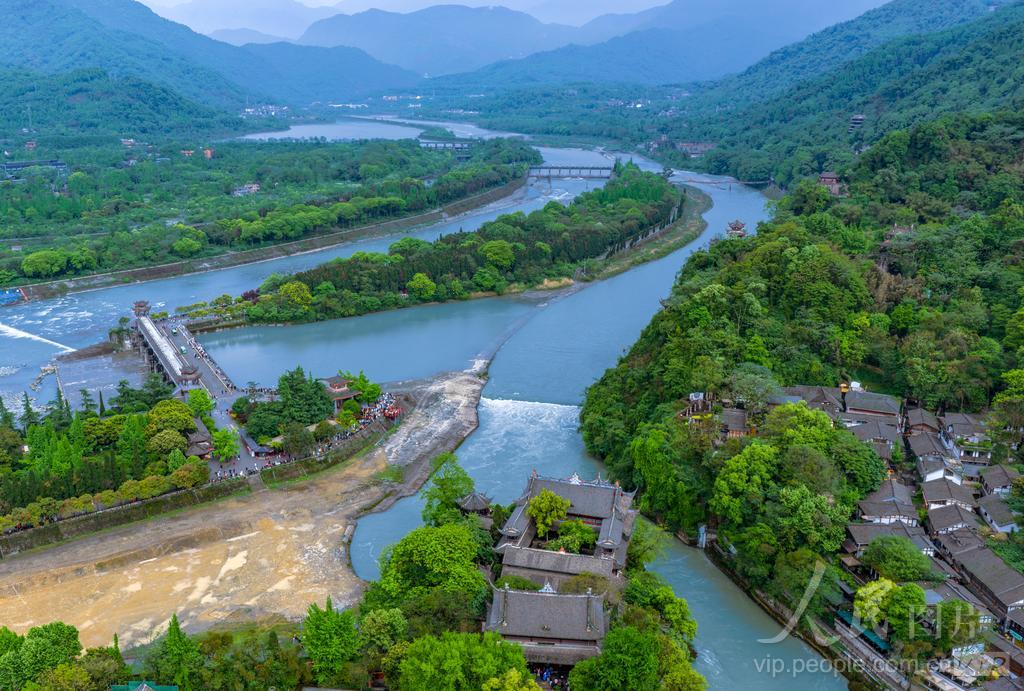 【全景四川】——成都、世界遗产九寨沟、黄龙童话世界、峨眉山、乐山大佛双飞一动6日游（台州自组团，25人以上含台州全陪，路桥机场往返，入住网评3钻酒店）