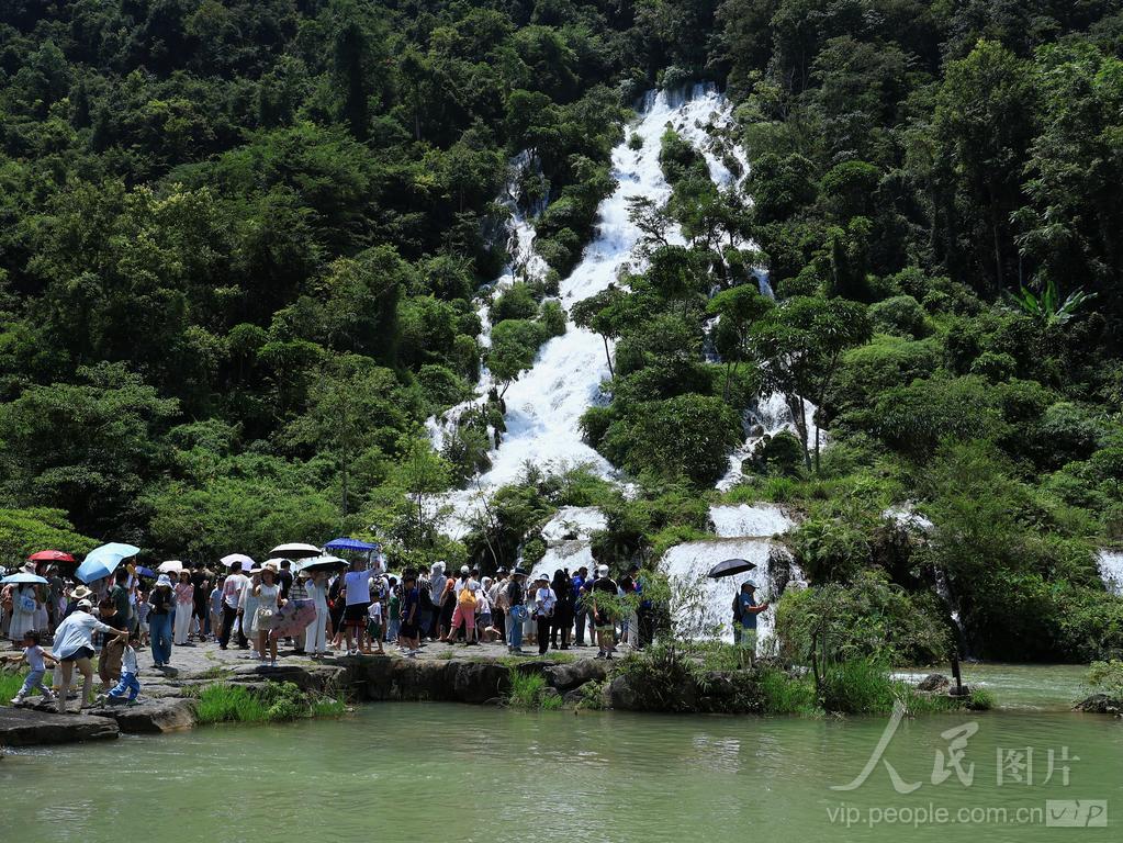贵阳出发·荔波小七孔+西江千户苗寨4日深度游